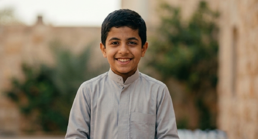 أهلاً، أنا عمر وعمري 12 سنة