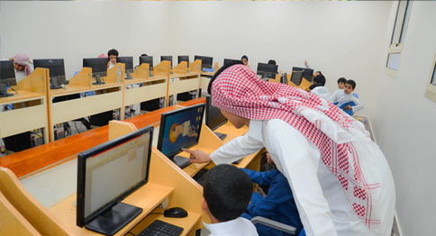 الأجهزة التعليمية للطلاب المتعففين