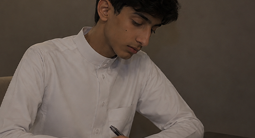 أهلاً، أنا سلطان وعمري 16 سنة
